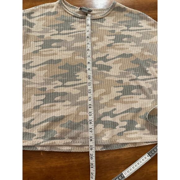 Natural Reflections Women’s Camo Waffle Knit Sweater Large - Picture 3 of 9